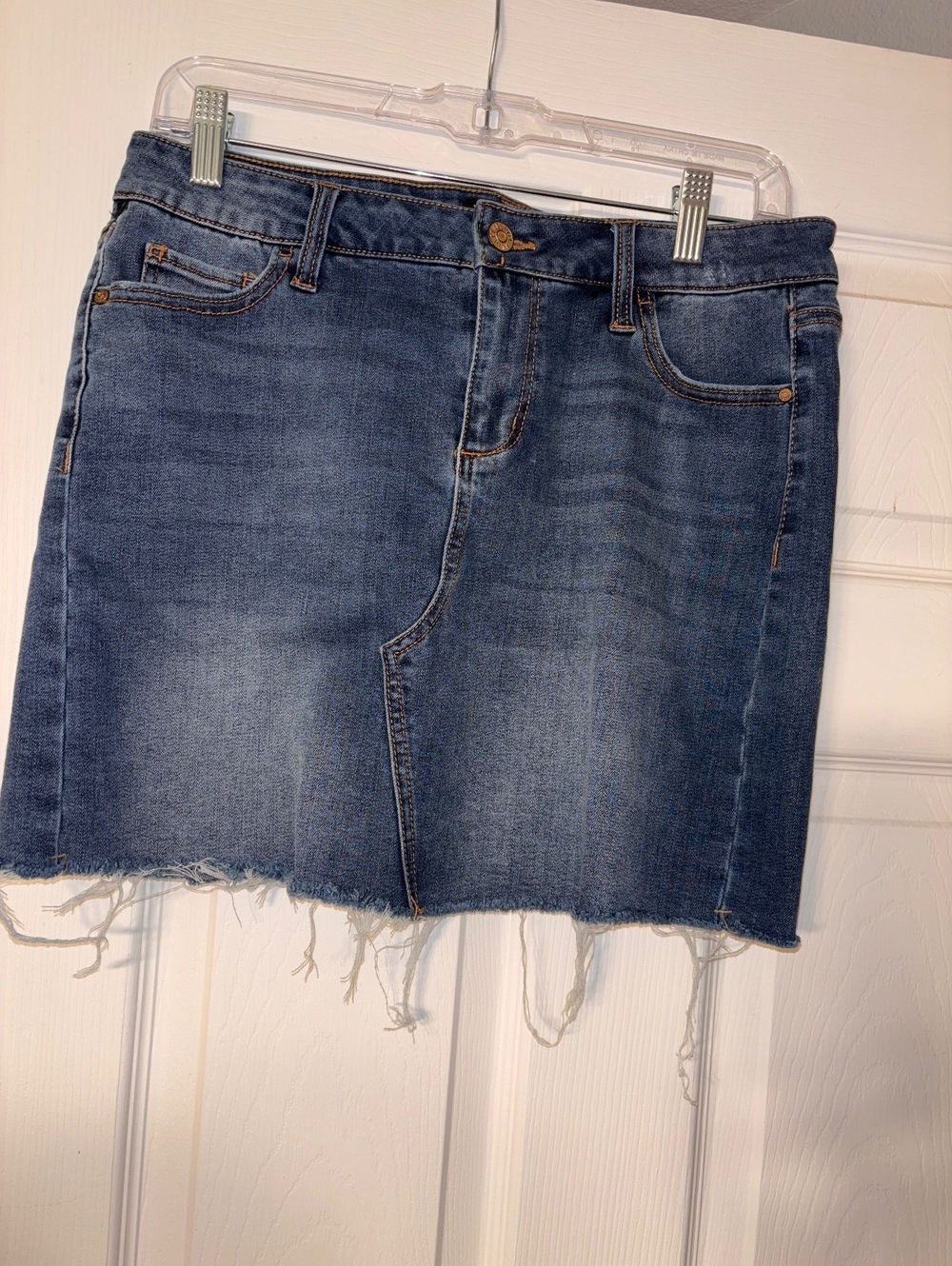 Celebrity Pink stretch denim skirt